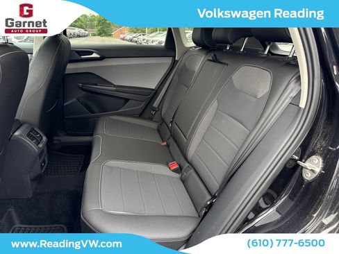 Used 2024 Volkswagen Taos SE AWD/4WD image 14