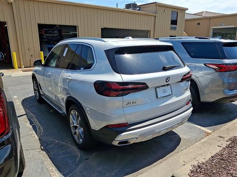 Used 2025 BMW X5 xDrive40i AWD/4WD image 6