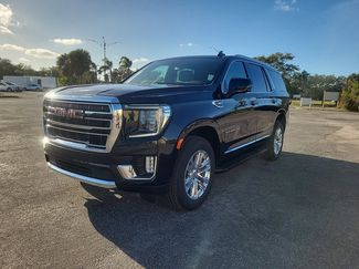 Used 2023 GMC Yukon SLT w/ SLT Luxury Package video 2