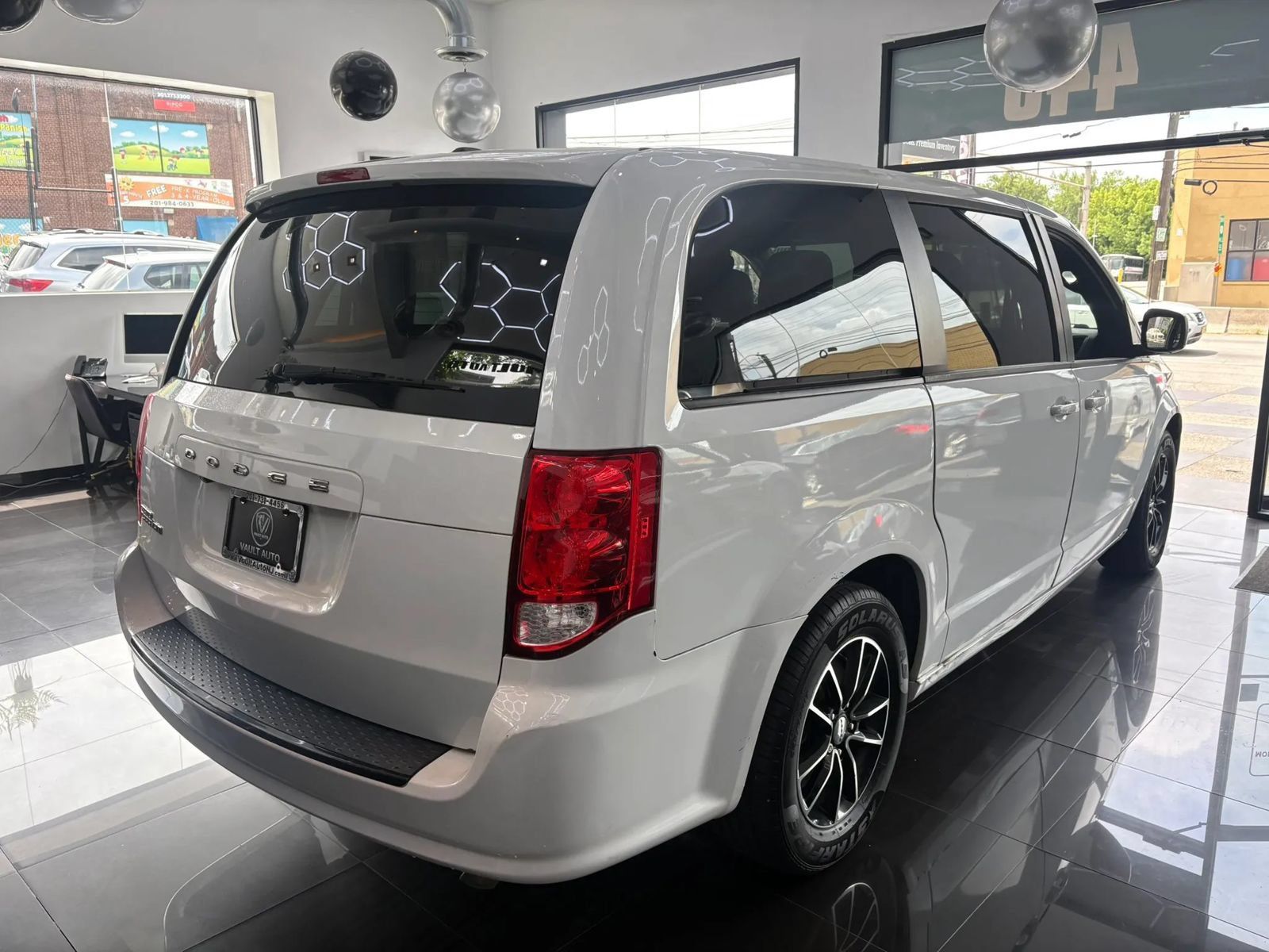 Used 2019 Dodge Grand Caravan GT FWD image 4