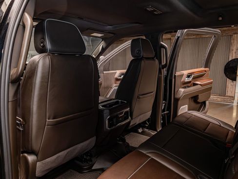 Used 2025 GMC Sierra 2500 Denali w/ Denali Reserve Package AWD/4WD image 25