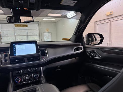 Used 2023 Chevrolet Tahoe Z71 w/ Luxury Package AWD/4WD image 27