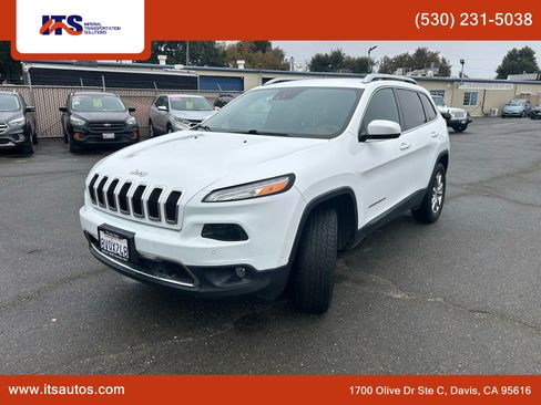 Used 2017 Jeep Cherokee Limited w/ Luxury Group image 2