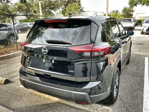 Used 2024 Nissan Rogue S AWD/4WD image 8
