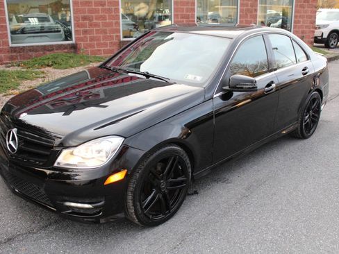 Used 2013 Mercedes-Benz C 300 4MATIC Sedan image 2