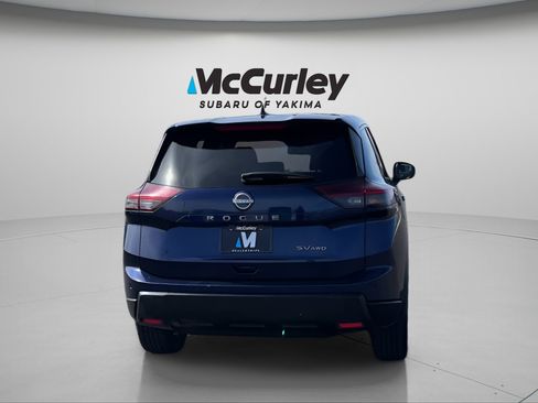 Used 2024 Nissan Rogue SV image 4