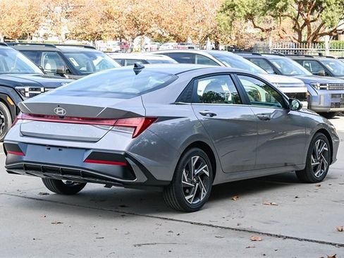 New 2026 Hyundai Elantra Limited image 4