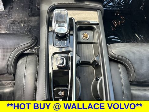 Used 2023 Volvo XC90 B6 Ultimate w/ Lounge Package AWD/4WD image 18