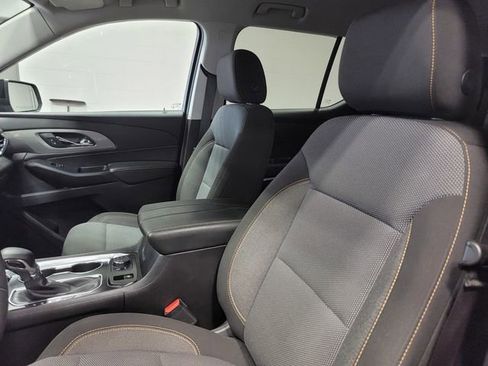Used 2021 Chevrolet Traverse LT image 12