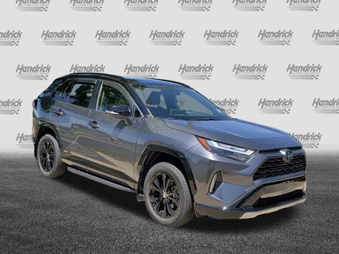 Used 2022 Toyota RAV4 XSE AWD/4WD image 2