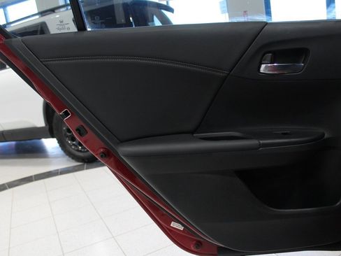 Used 2017 Honda Accord Sport image 17