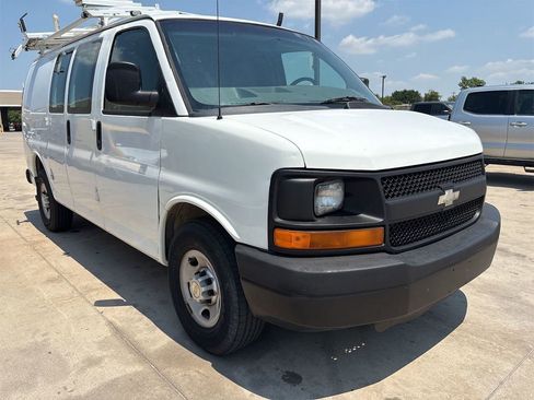 Used 2012 Chevrolet Express 2500 w/ Cold Climate Package image 5