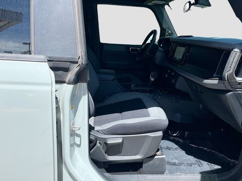Used 2022 Ford Bronco 4-Door AWD/4WD image 25