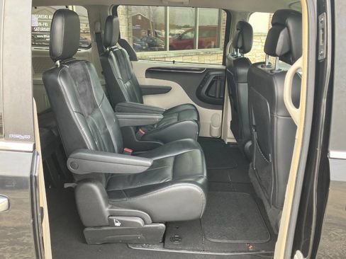 Used 2013 Chrysler Town & Country Limited w/ Trailer Tow Group image 15