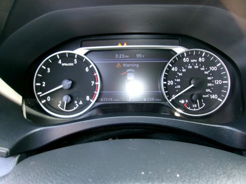 Used 2023 Nissan Altima 2.5 SV image 23