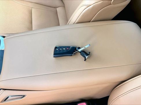 Used 2024 Lexus LS 500 RWD image 14