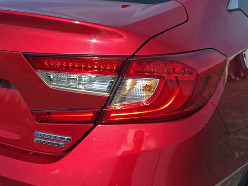 Used 2022 Honda Accord Touring image 8