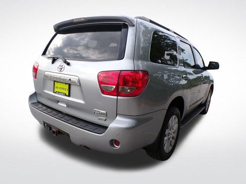 Used 2015 Toyota Sequoia Platinum AWD/4WD image 6