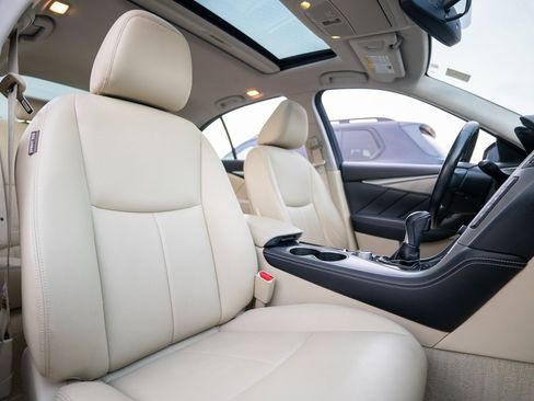 Used 2015 INFINITI Q50 Premium w/ Navigation Package image 17