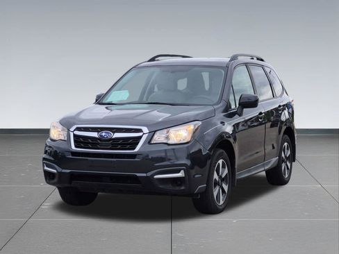Used 2018 Subaru Forester 2.5i Premium w/ All-Weather Package AWD/4WD image 10