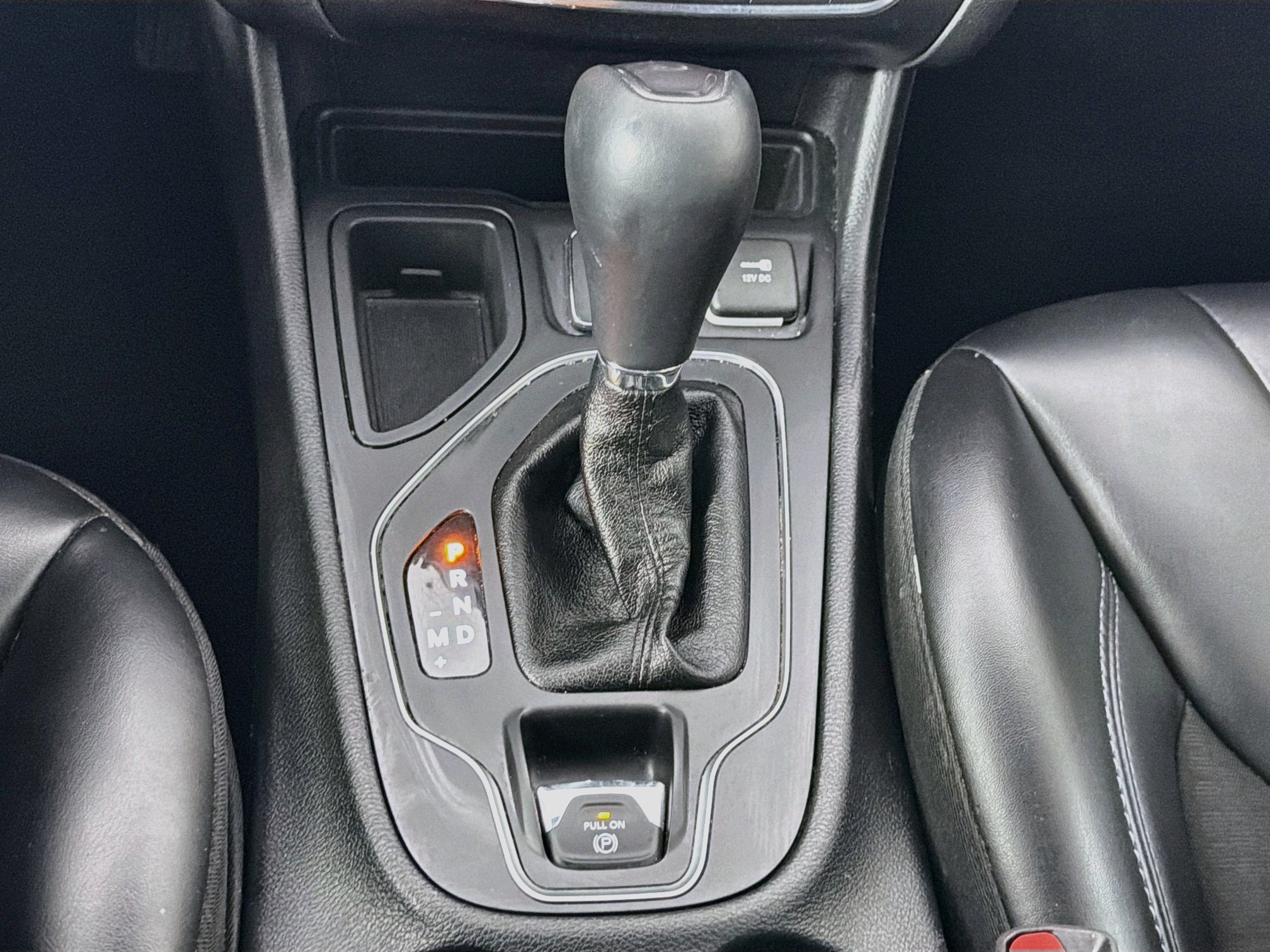 Used 2019 Jeep Cherokee Latitude Plus FWD image 24