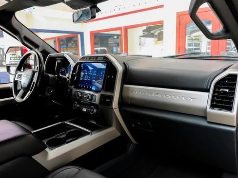 Used 2022 Ford F250 Lariat w/ Lariat Value Package AWD/4WD image 14