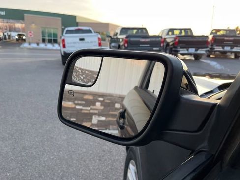 Used 2016 Ford Explorer XLT w/ Equipment Group 202A image 32