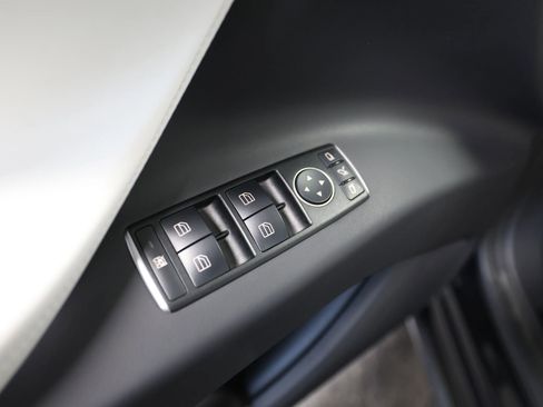 Used 2018 Tesla Model X P100D image 21