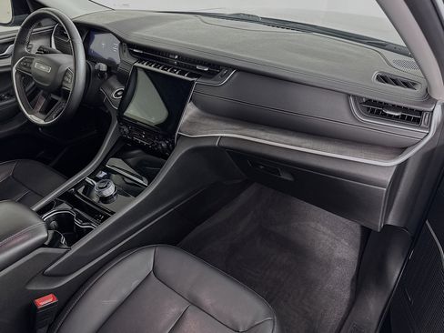 Used 2021 Jeep Grand Cherokee L Limited image 32