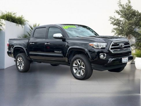 Used 2016 Toyota Tacoma Limited image 1