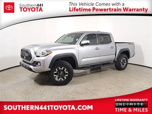 Used 2020 Toyota Tacoma TRD Off-Road image 1