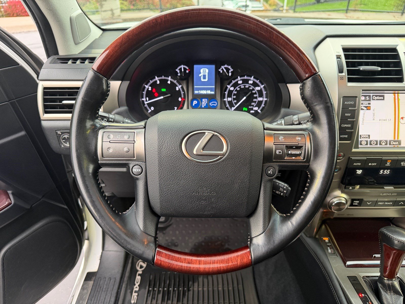 Used 2016 Lexus GX 460 w/ Premium Package AWD/4WD image 9