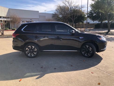 Used 2018 Mitsubishi Outlander SEL image 5