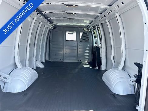 New 2026 Chevrolet Express 2500 Extended w/ Enhanced Convenience Package RWD image 21