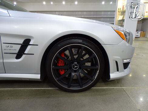 Used 2015 Mercedes-Benz SL 63 AMG image 34