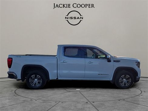 Used 2025 GMC Sierra 1500 SLT image 6
