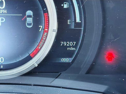 Used 2015 Lexus RC 350 w/ F Sport w/Summer Tires image 40