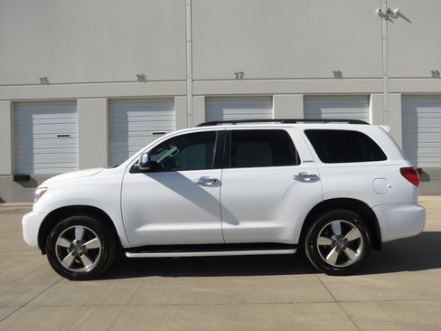 Used 2008 Toyota Sequoia Limited RWD image 5