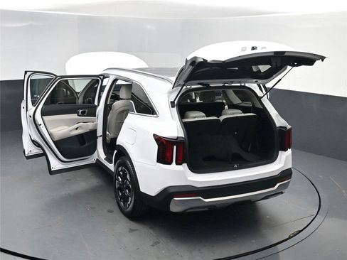 Used 2025 Kia Sorento S w/ Panoramic Sunroof Package image 29