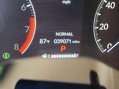 Used 2025 Honda CR-V EX image 6