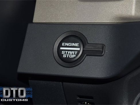 Used 2025 Ford Bronco Outer Banks image 32