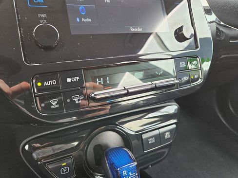 Used 2019 Toyota Prius XLE AWD/4WD image 22