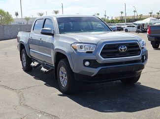 Used 2019 Toyota Tacoma SR5 AWD/4WD video 3