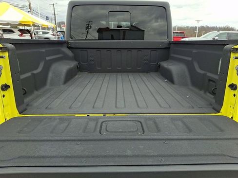 Used 2023 Jeep Gladiator Willys image 30
