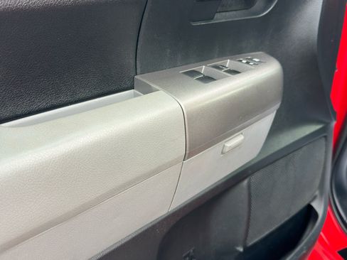 Used 2012 Toyota Tundra 4x4 CrewMax image 21