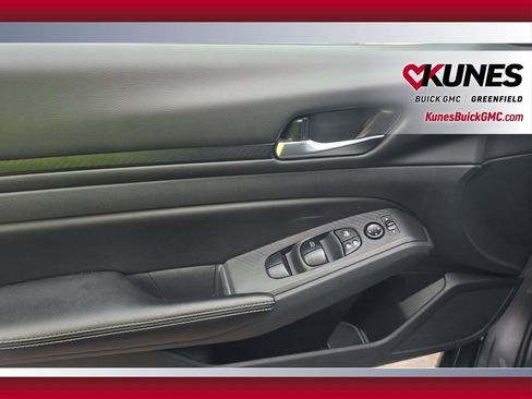Used 2024 Nissan Altima 2.5 SV FWD image 20