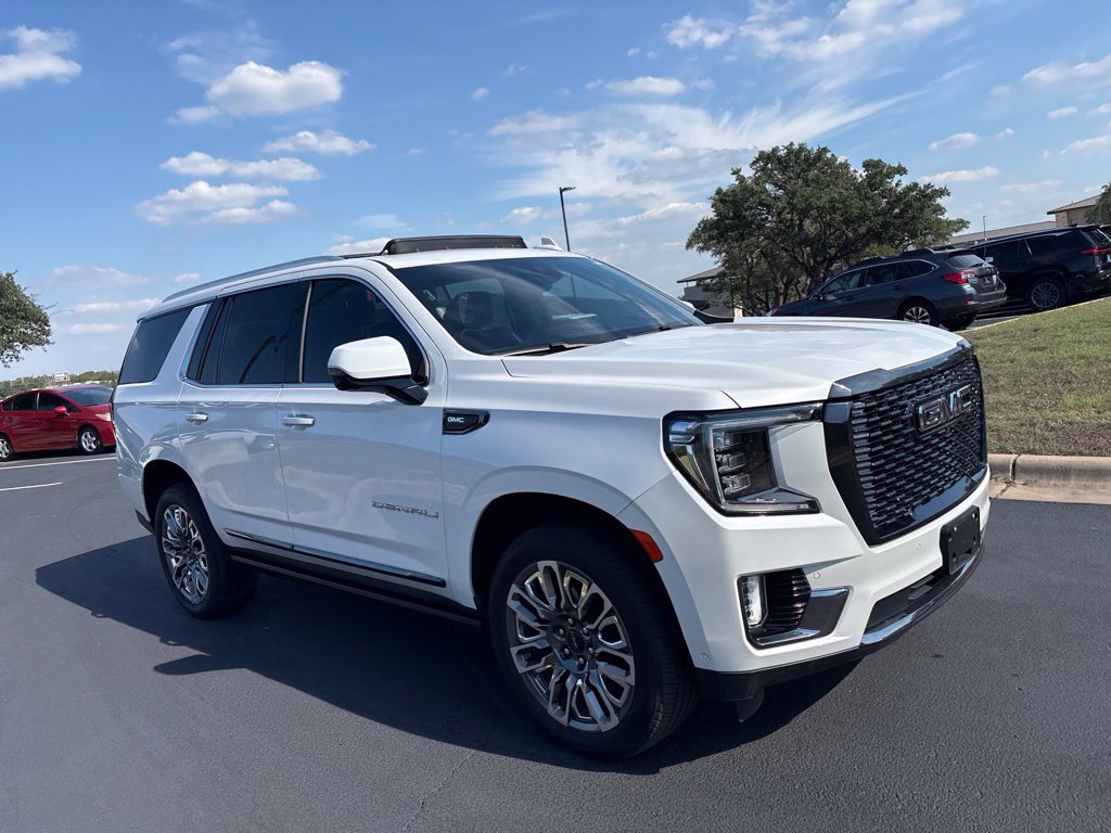 Used 2023 GMC Yukon Denali Ultimate AWD/4WD image 7