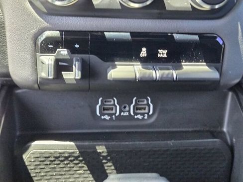 Used 2020 RAM 1500 Big Horn AWD/4WD image 27