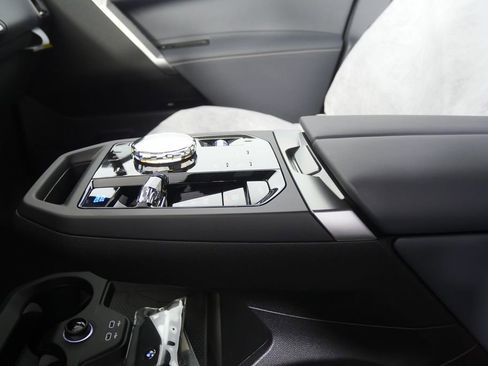 New 2026 BMW iX xDrive60 w/ M Sport Package image 22