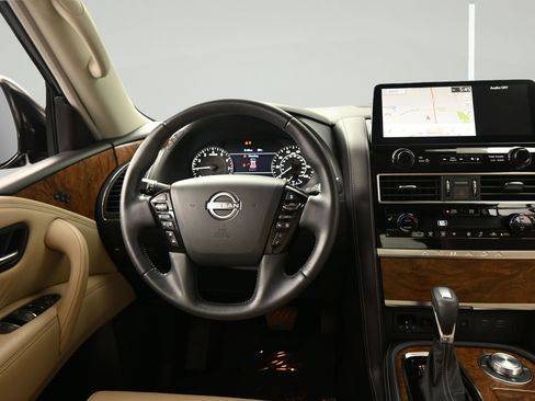 Used 2024 Nissan Armada SL w/ Captain's Chairs Package AWD/4WD image 12